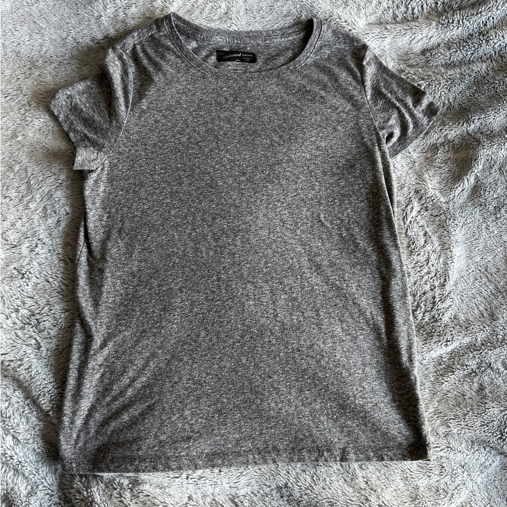 Universal Thread Heather Gray Crew Neck Tee